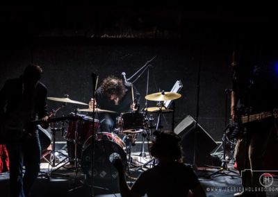 Rencontrés au sein d’une formation musicale avec laquelle ils tournaient dans toute la France et à l’internationale pendant plusieurs années, ils ont décidé de s’unir pour former « 4 No One », un groupe de reprise aux accents rock, pop et funk ou rhythm n’ blues. A leur manière, ils réinventent les classiques : de Led Zeppelin au Beatles, en passant par Stevie Wonder, The Police, The Clashs, etc… Mais aussi quelques tubes du moment selon l’opportunité. Quatre voix, une basse, une batterie, une guitare, une formation standard pour quatre artistes délurés qui jouent de la musique comme si leurs vies en dépendait ! Vidéo