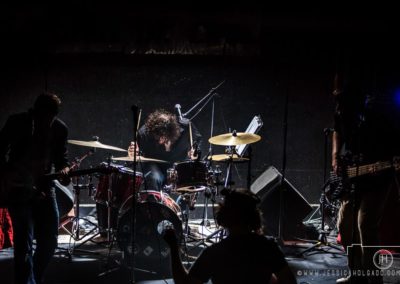 Rencontrés au sein d’une formation musicale avec laquelle ils tournaient dans toute la France et à l’internationale pendant plusieurs années, ils ont décidé de s’unir pour former « 4 No One », un groupe de reprise aux accents rock, pop et funk ou rhythm n’ blues. A leur manière, ils réinventent les classiques : de Led Zeppelin au Beatles, en passant par Stevie Wonder, The Police, The Clashs, etc… Mais aussi quelques tubes du moment selon l’opportunité. Quatre voix, une basse, une batterie, une guitare, une formation standard pour quatre artistes délurés qui jouent de la musique comme si leurs vies en dépendait ! Vidéo