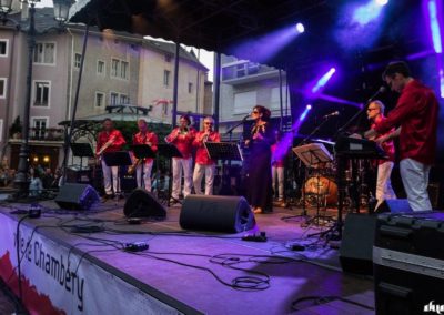 Une incroyable énergie sur scène, un hommage glamour et énergique aux plus grands noms de la soul music : Otis Redding, Aretha Franklin, The Blues Brothers, James Brown, Wilson Pickett…. la liste est longue, mais ils sont tous là pour plus de 2 heures de spectacle ! Plongez au coeur de la soul music pour une soirée inoubliable ! Snap your fingers !