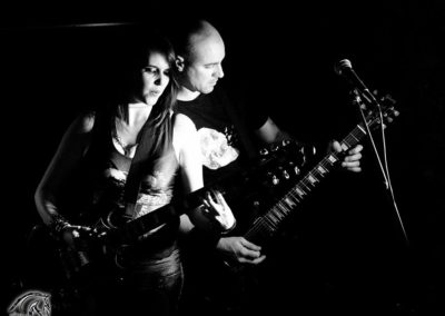 Krystalize c'est du rock, du vrai, revisité par des musiciens passionnés qui apportent leur touche singulière aux grands standards des années 70 à nos jours.